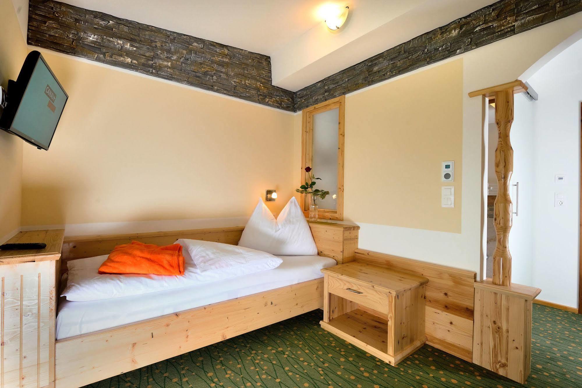 Lorenzer Schlafstubn Sankt Lorenzen im Murztal Buitenkant foto